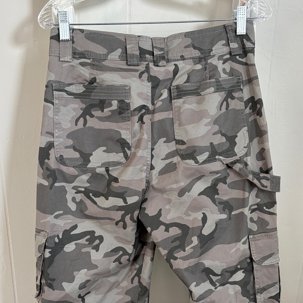 Abercrombie & Fitch Camouflage Straight Leg Pants - Picture 5 of 7